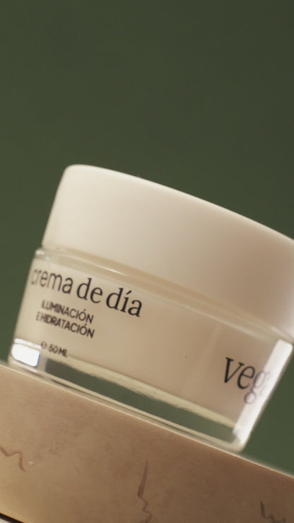 VEGAPLAY ® CREMA FACIAL DE DÍA - Iluminación e Hidratación
